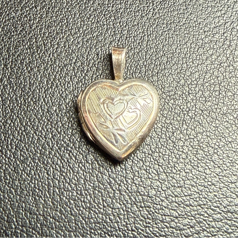 Vintage Sterling Silver Petite MARSALA Locket Etched Heart Pendant 3/4" 2.1 g